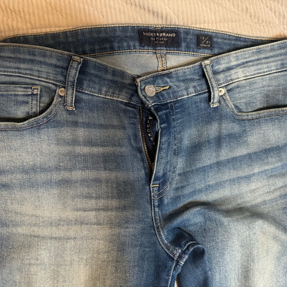Joe’s Skinny Ankle Jeans Women’s size 32 Medium Dark wash jeans.